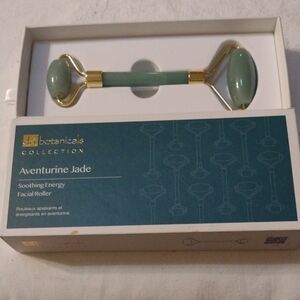 Botanicals Collection Aventurine Jade Facial Roller - Green with Gold Accents